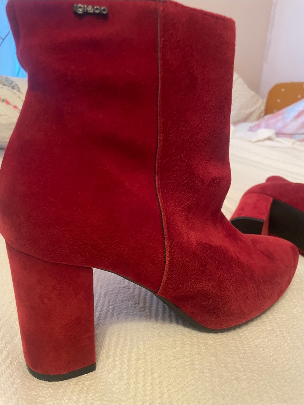 Igi & Co Women’s Burgundy Suede Ankle Boots with Block Heel NWOT